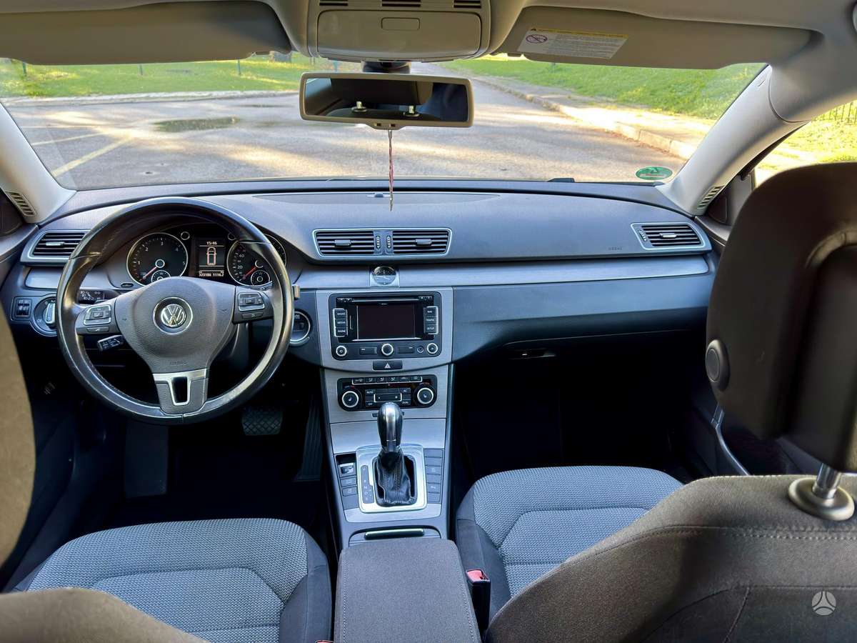 Volkswagen Passat 2011 — photo 19