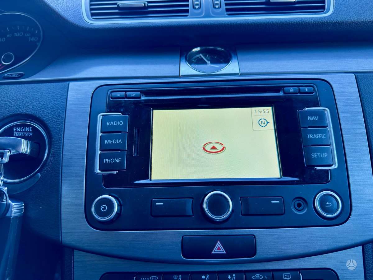 Volkswagen Passat 2011 — photo 22