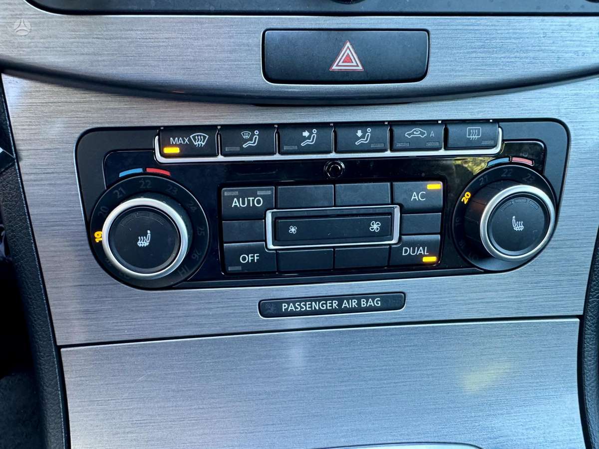 Volkswagen Passat 2011 — photo 23