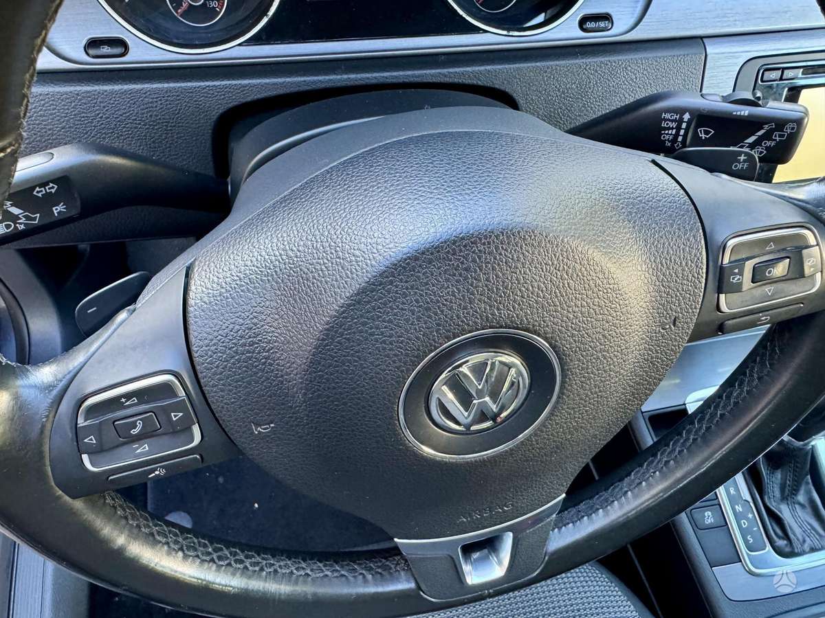 Volkswagen Passat 2011 — photo 27