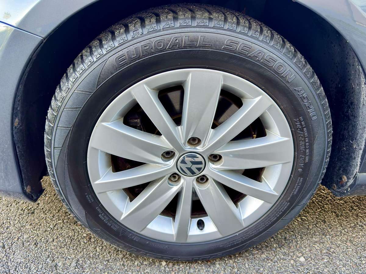 Volkswagen Passat 2011 — photo 33