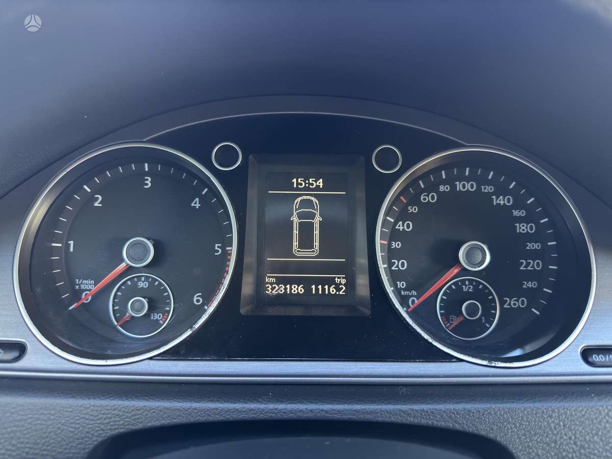 Volkswagen Passat 2011 — photo 37