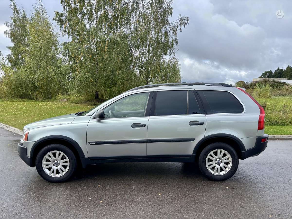 Volvo XC90 2005 — rear view
