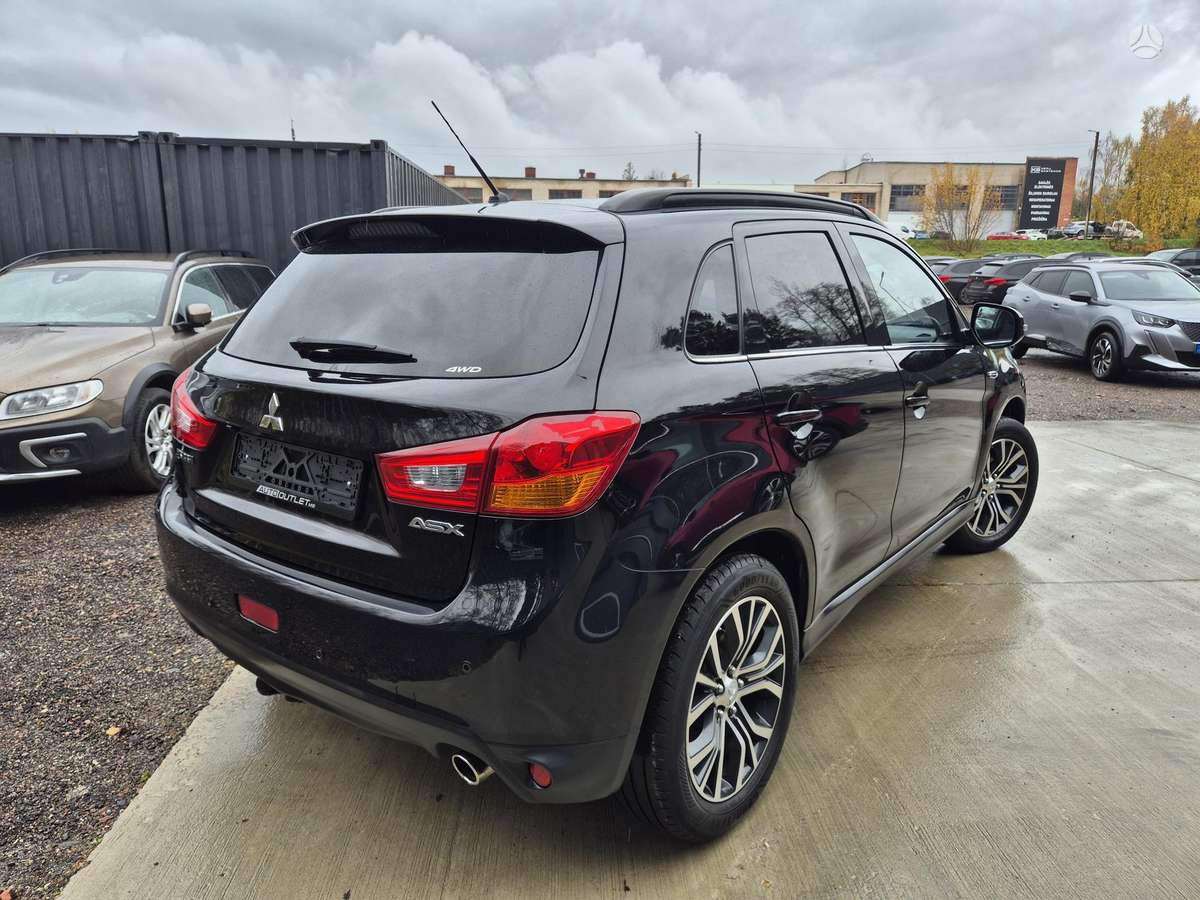 Mitsubishi ASX 2014 — вигляд ззаду