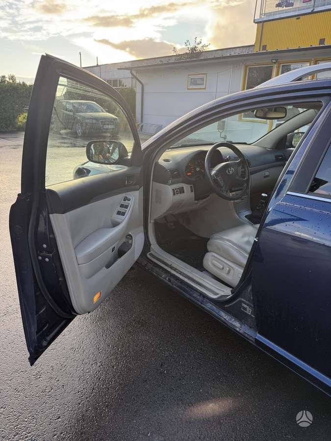 Toyota Avensis 2008 — photo 7