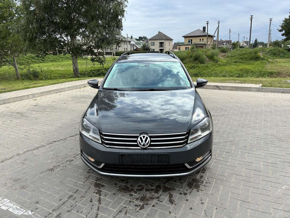 Volkswagen Passat 2013 — салон