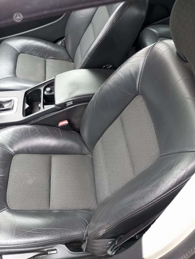 Volvo V70 2009 — photo 13