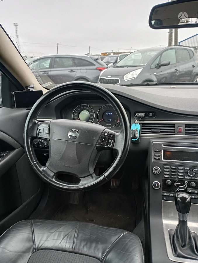 Volvo V70 2009 — photo 16