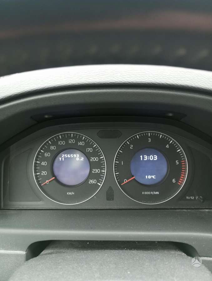Volvo V70 2009 — photo 22