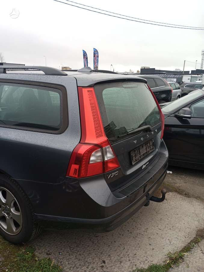 Volvo V70 2009 — photo 7