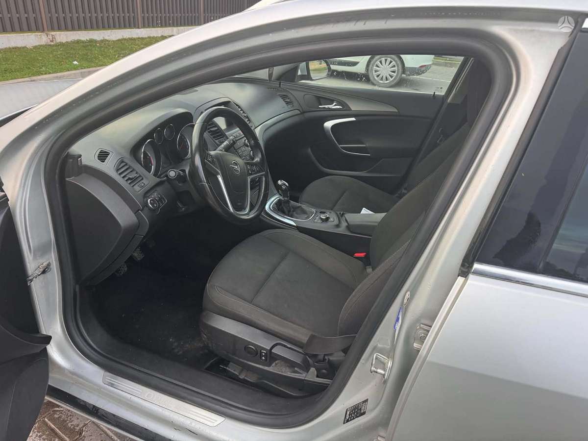 Opel Insignia 2012 — interior