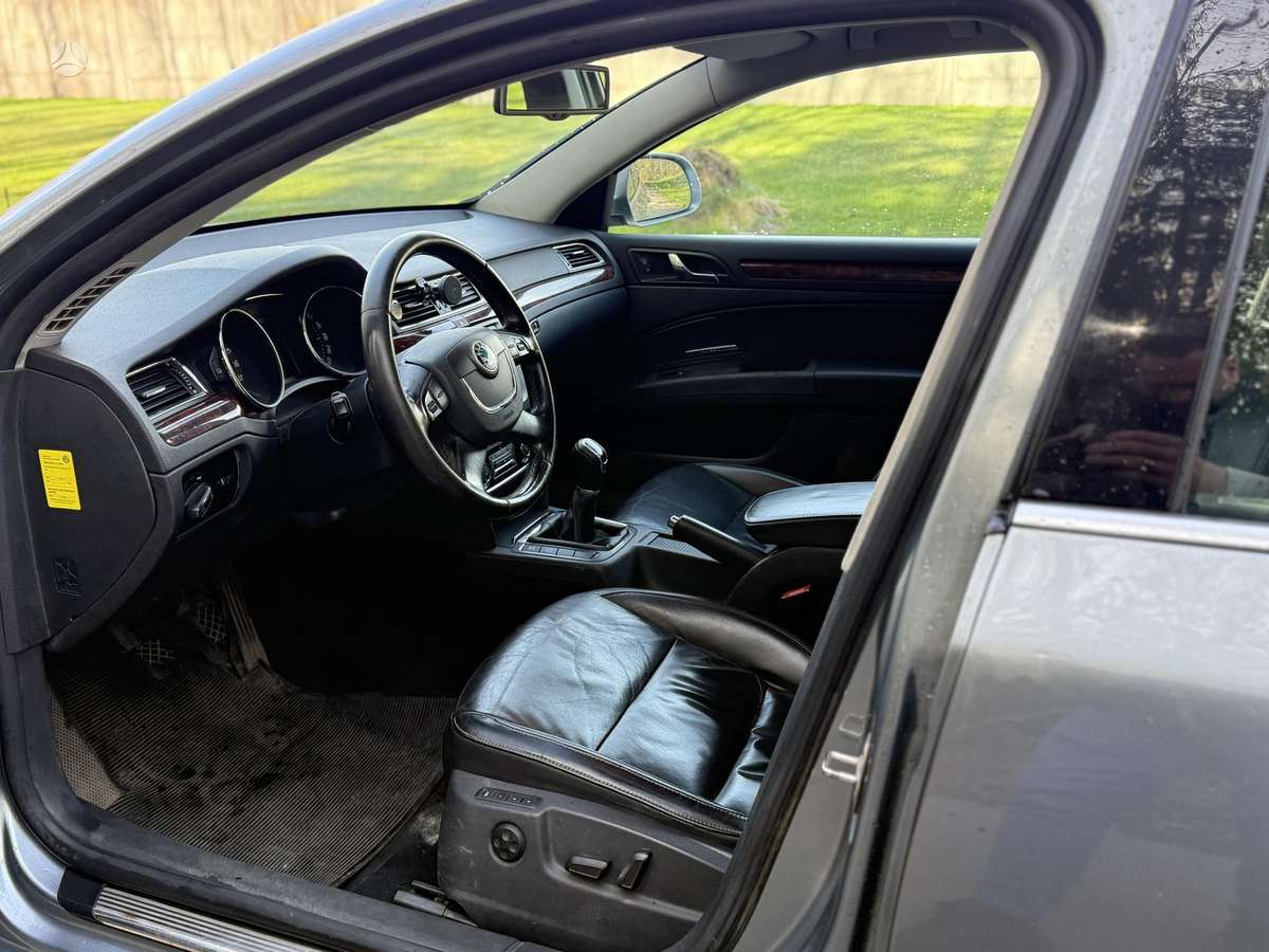 Skoda Superb 2010 — photo 9