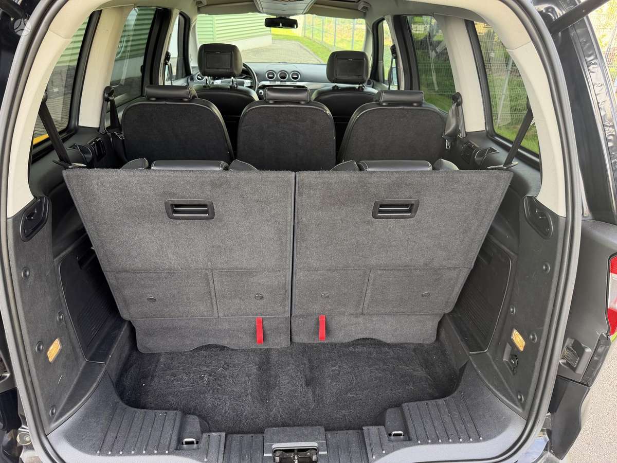 Ford Galaxy 2014 — photo 27