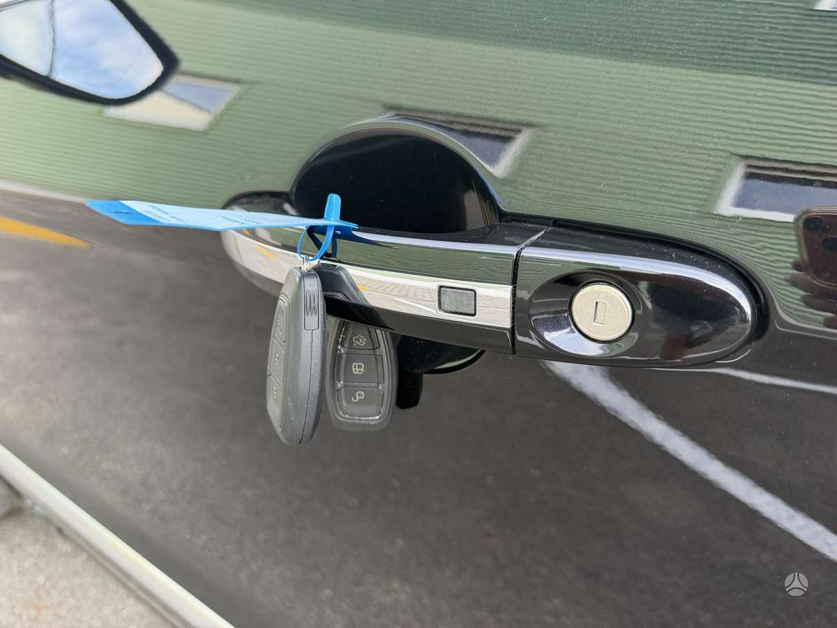 Ford Galaxy 2014 — photo 29