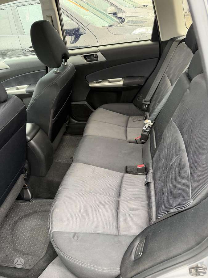 Subaru Forester 2008 — салон