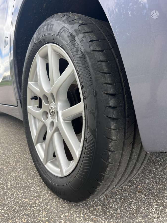 Toyota Verso 2010 — photo 13