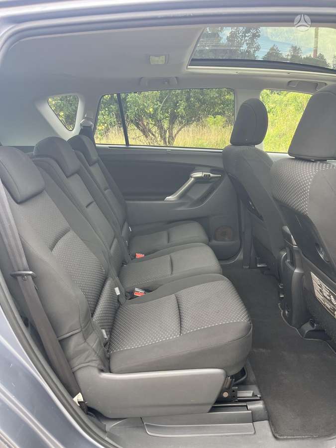 Toyota Verso 2010 — photo 22