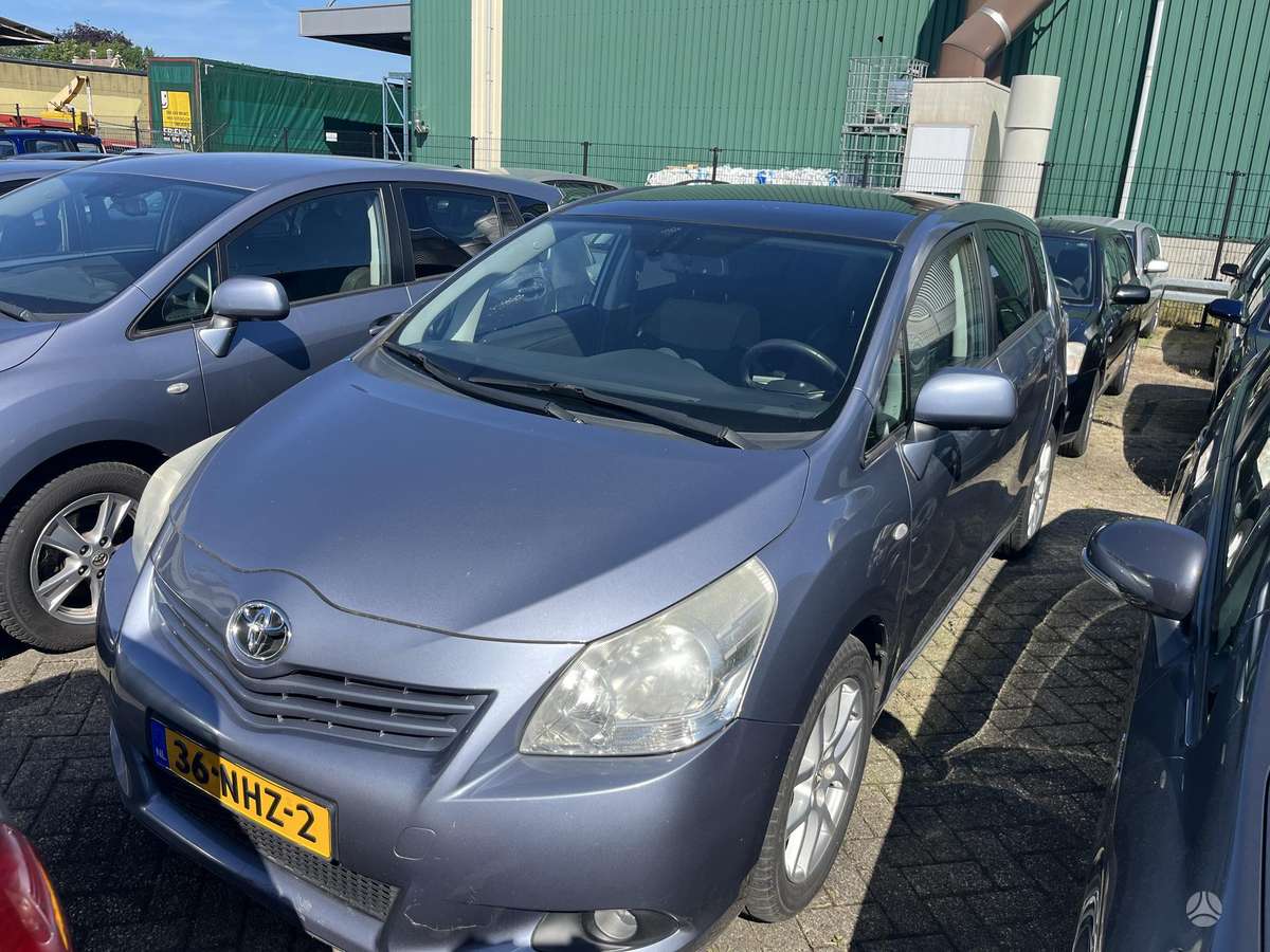 Toyota Verso 2010 — photo 42