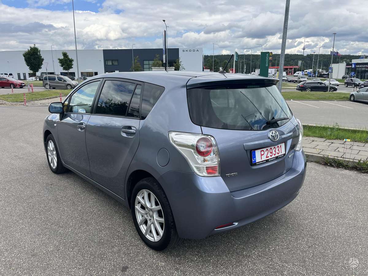 Toyota Verso 2010 — photo 7