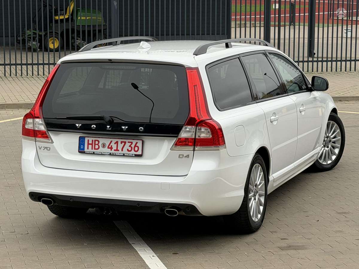 Volvo V70 2015 — photo 10