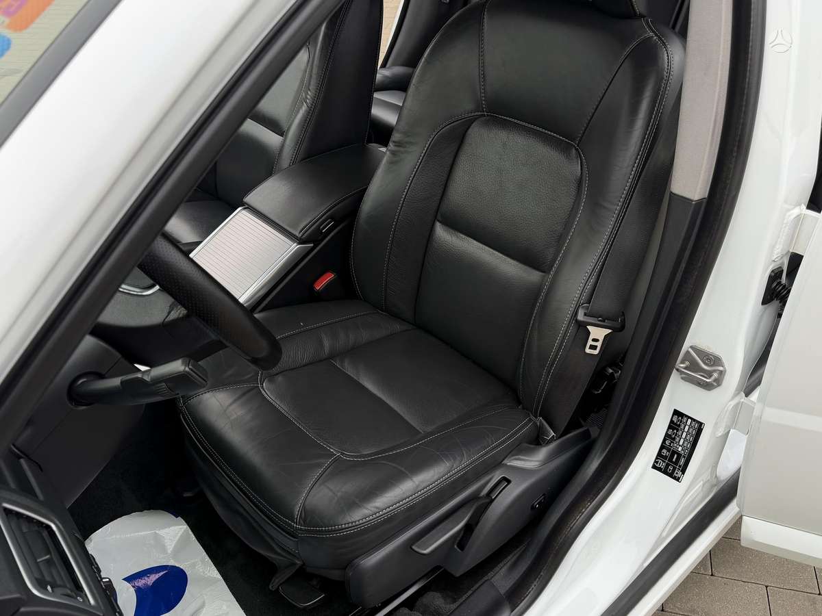 Volvo V70 2015 — photo 18