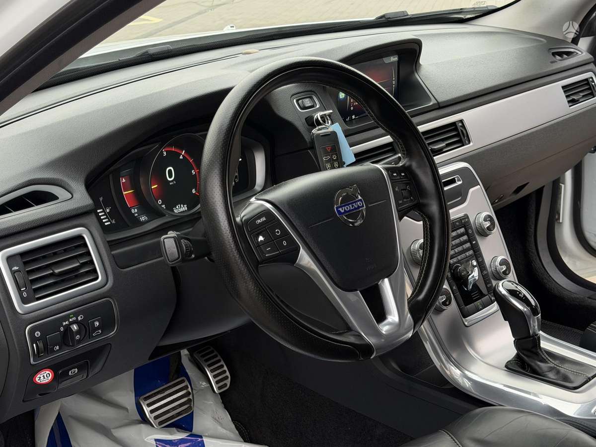 Volvo V70 2015 — photo 20