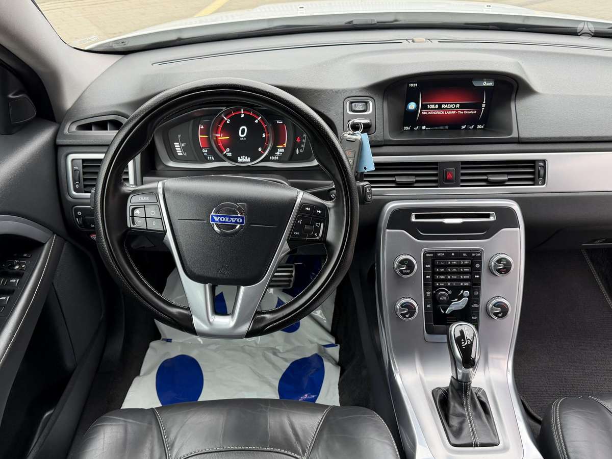 Volvo V70 2015 — photo 21