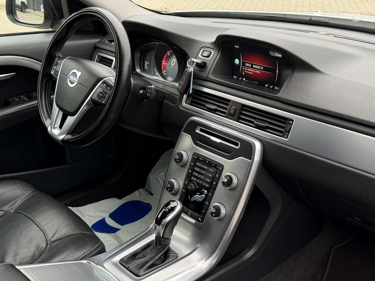 Volvo V70 2015 — photo 22