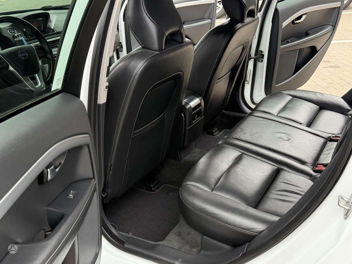 Volvo V70 2015 — photo 29