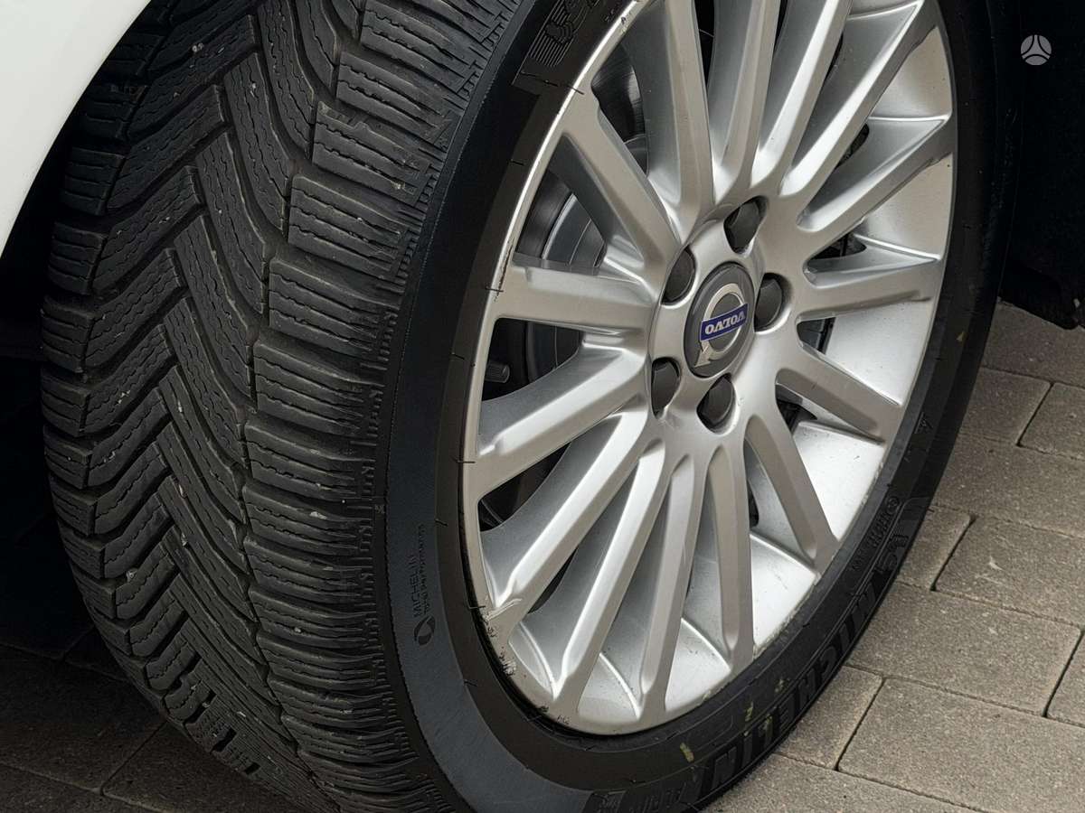 Volvo V70 2015 — photo 35