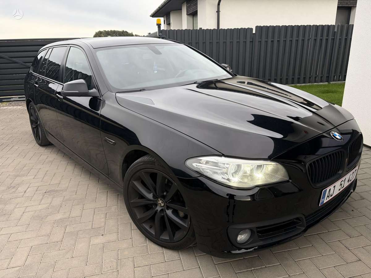 BMW 520 2013 — салон