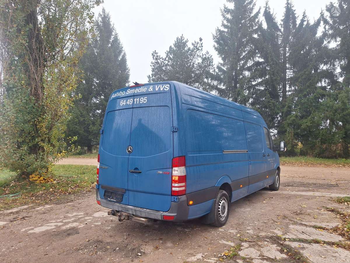 Mercedes-Benz Sprinter 2010 — interior