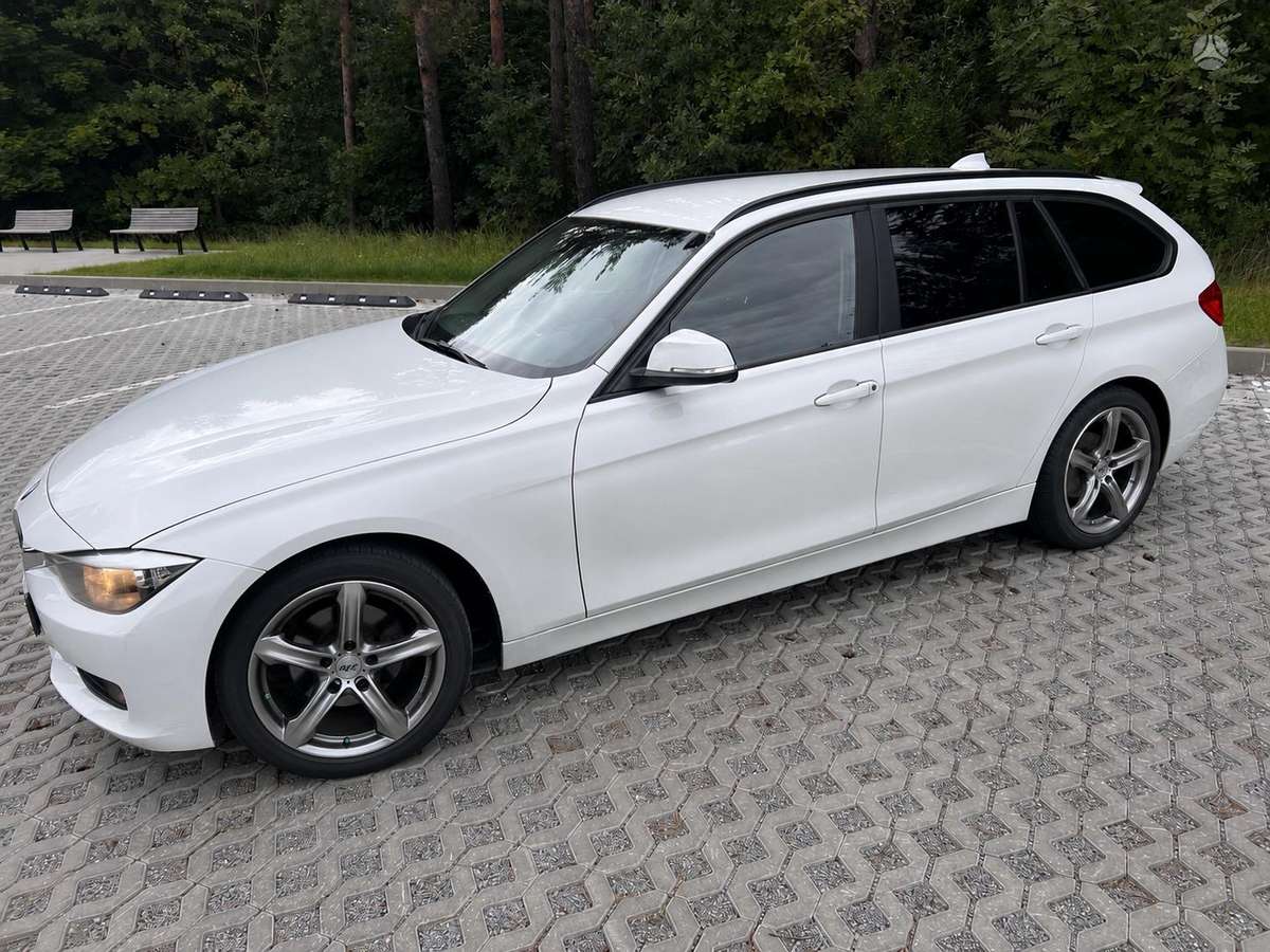 BMW 316 2013 — interior