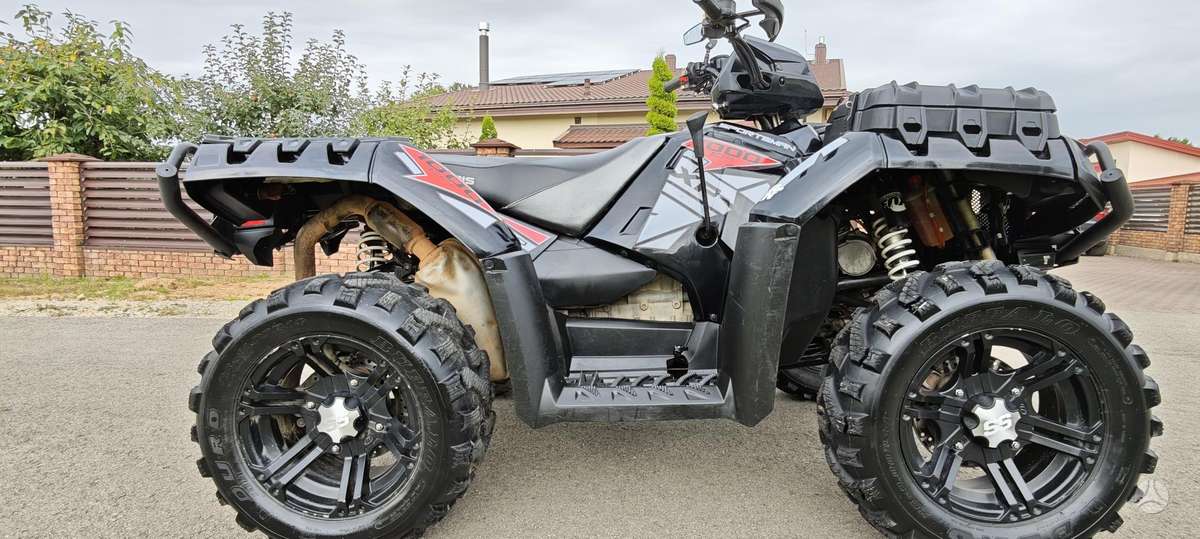 Polaris Sportsman 2015 — interior