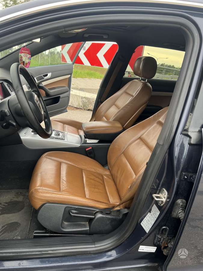 Audi A6 2010 — photo 14