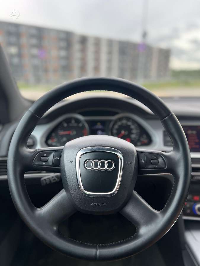Audi A6 2010 — photo 17
