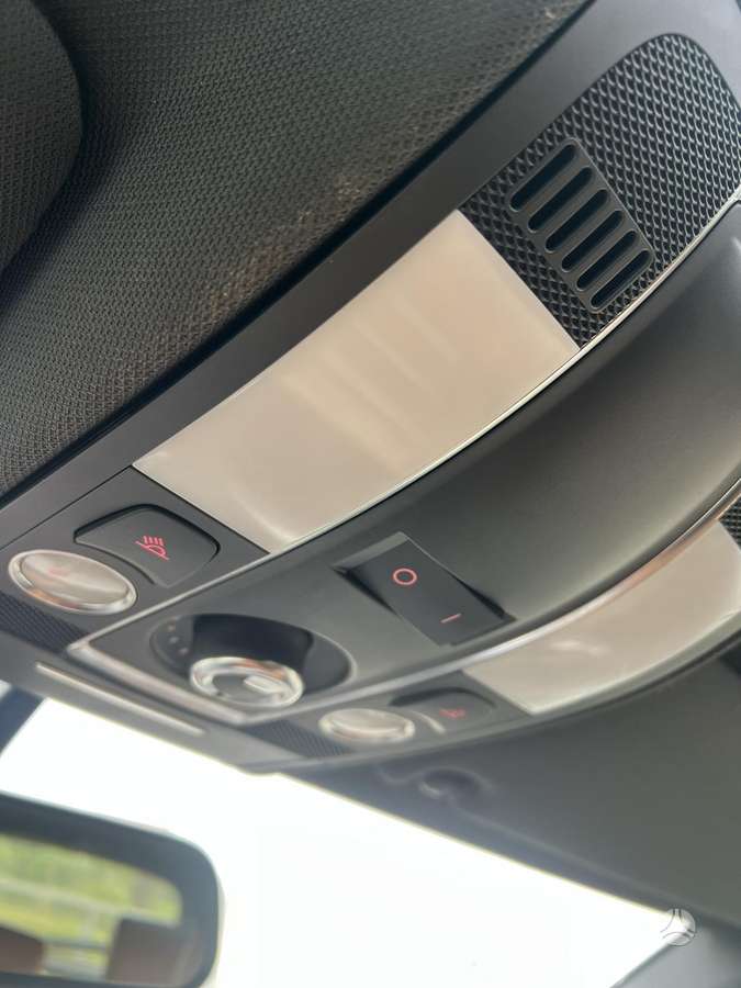 Audi A6 2010 — photo 18