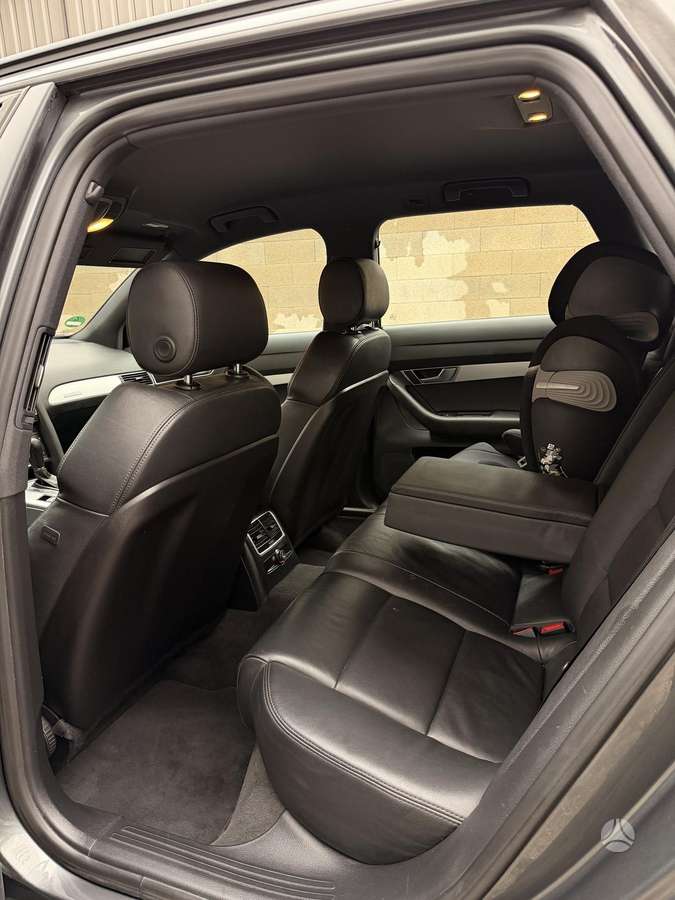Audi A6 2011 — photo 11