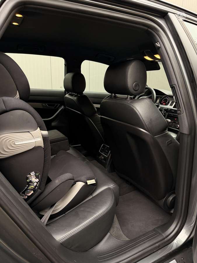 Audi A6 2011 — photo 12