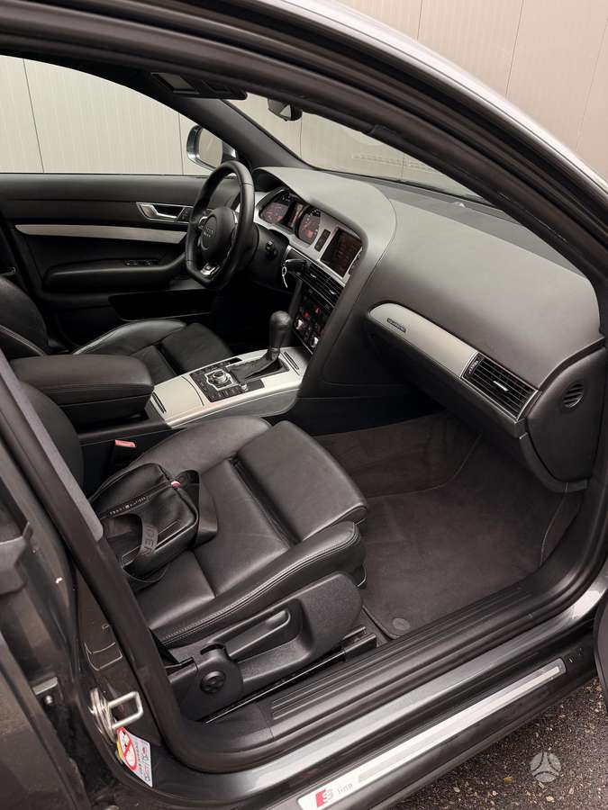 Audi A6 2011 — photo 13
