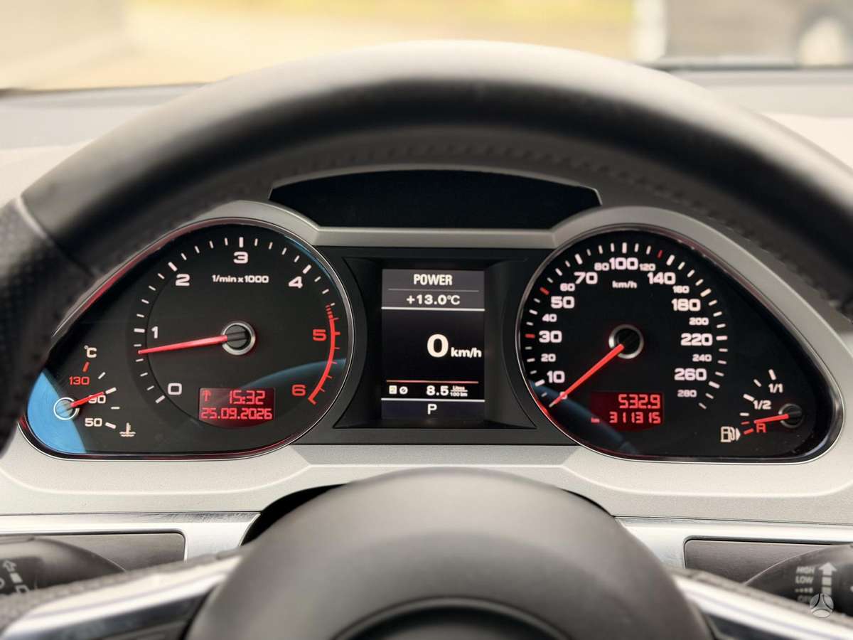 Audi A6 2011 — photo 16