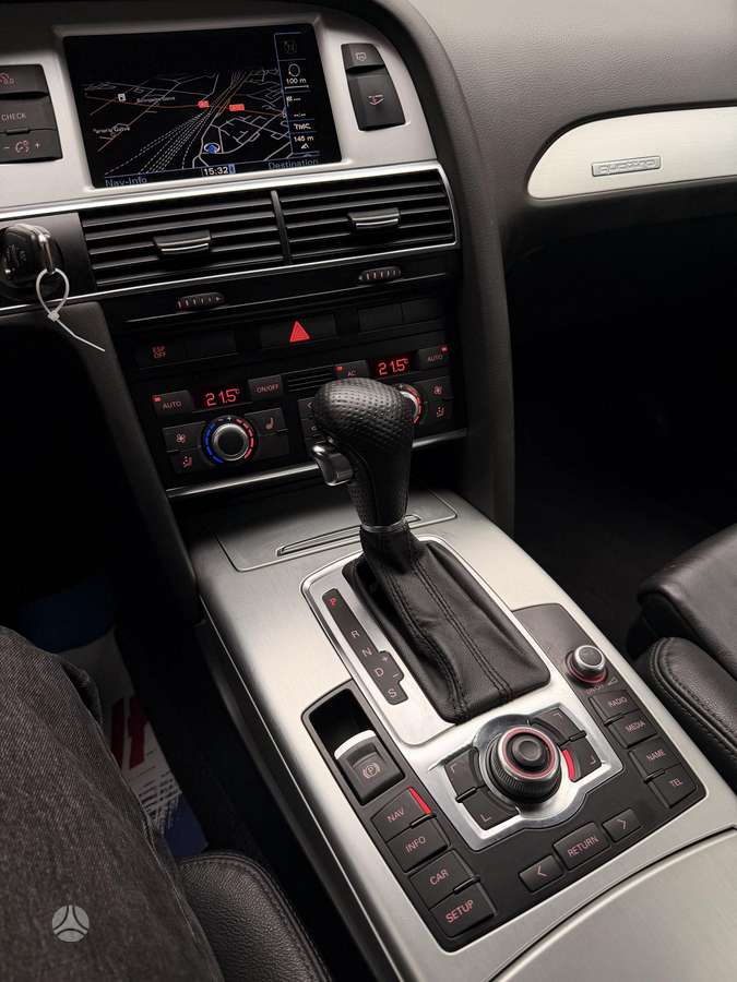 Audi A6 2011 — photo 17