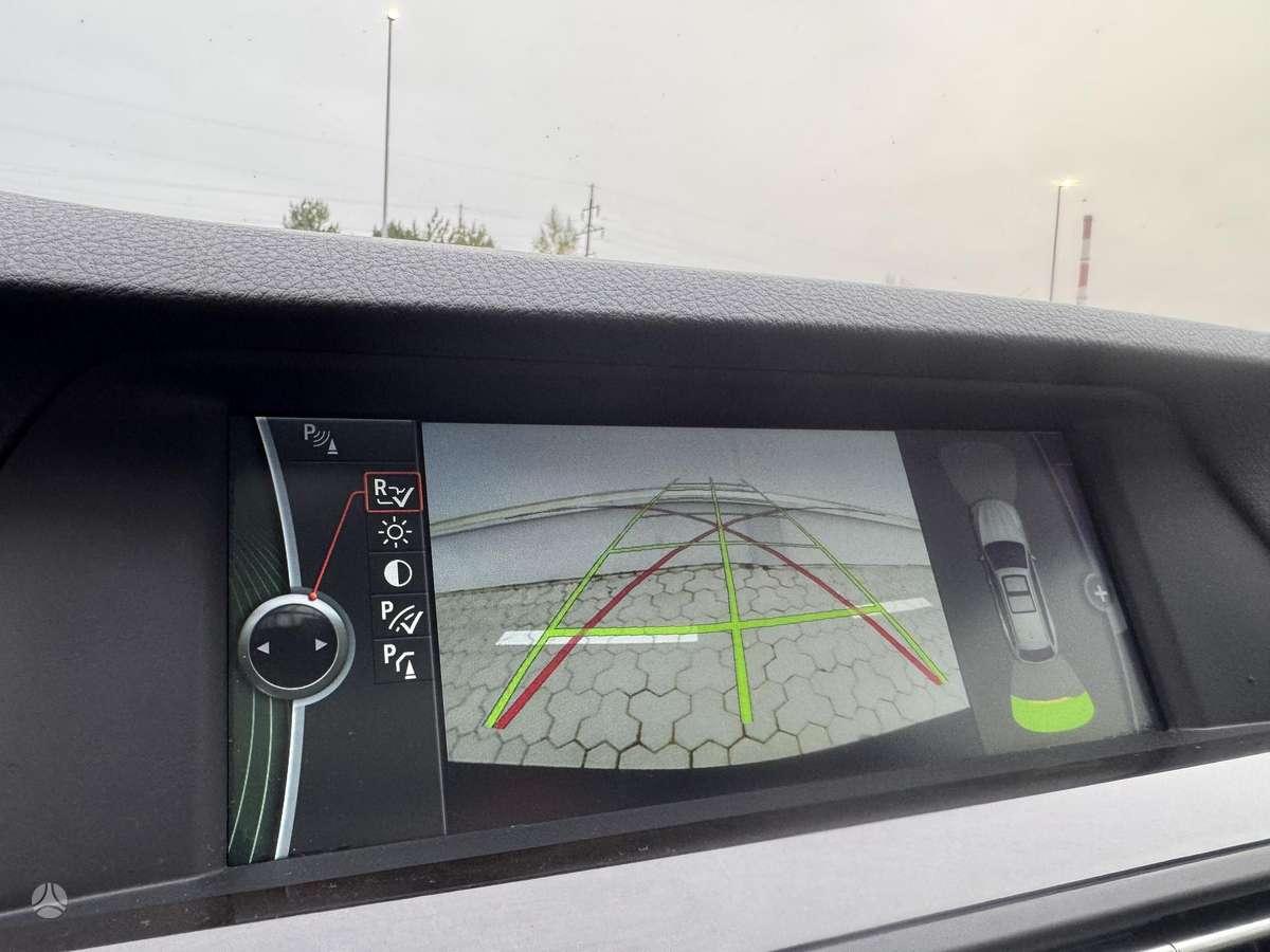 BMW 525 2010 — photo 14