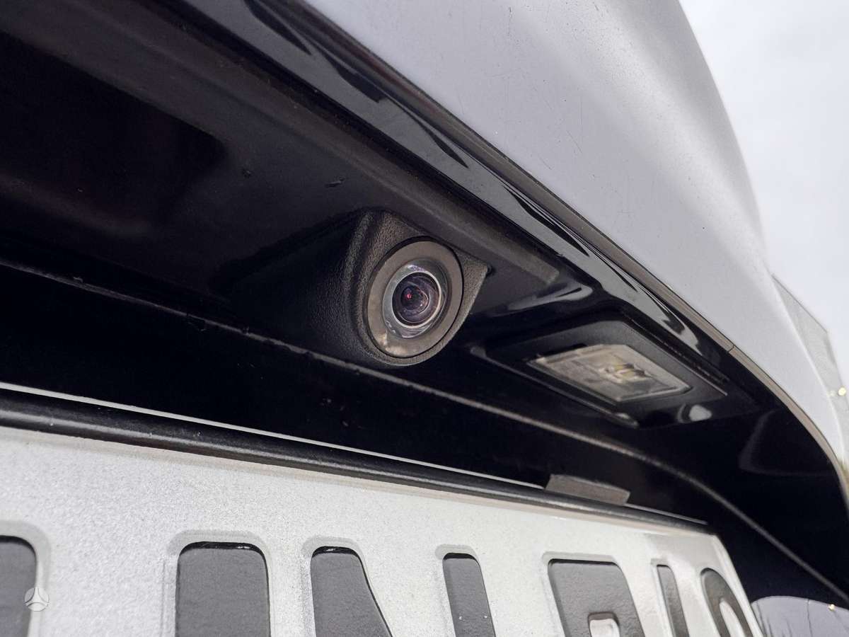 BMW 525 2010 — photo 15