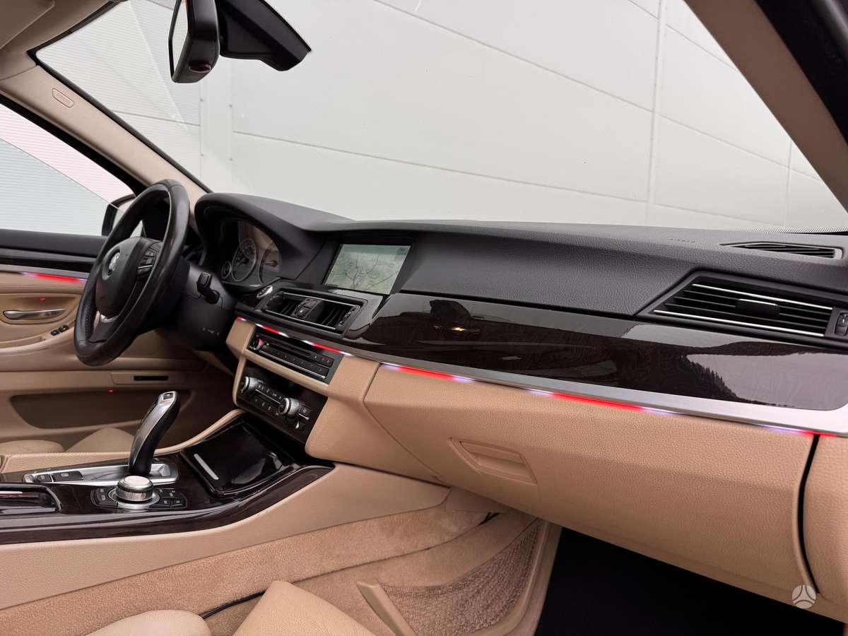 BMW 525 2010 — photo 17