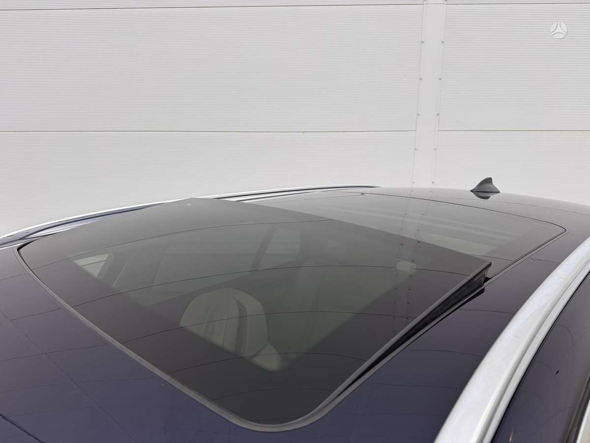 BMW 525 2010 — photo 22