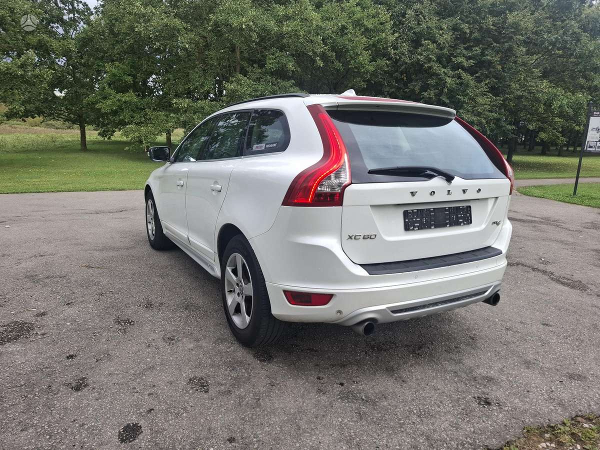 Volvo XC60 2011 — engine 1984 cm³, 163 HP (120kW)