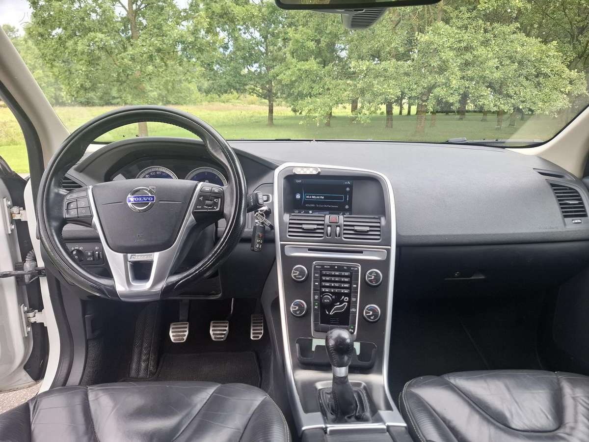 Volvo XC60 2011 — photo 7