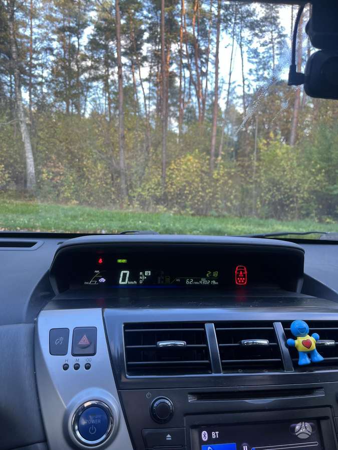 Toyota Prius+ 2012 — photo 10