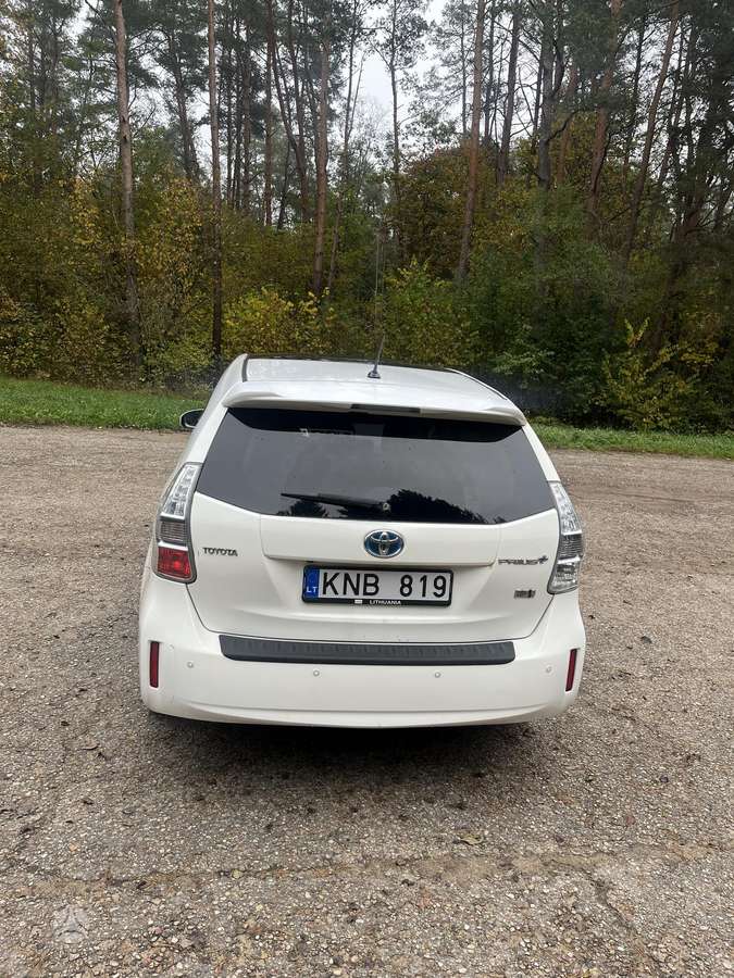 Toyota Prius+ 2012 — photo 5